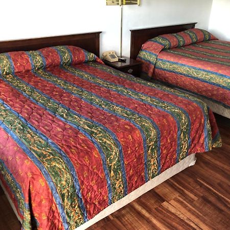 America'S Best Travel Inn Рино Екстериор снимка