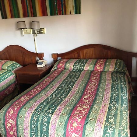 America'S Best Travel Inn Рино Екстериор снимка