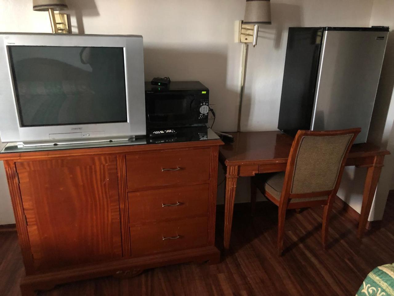 America'S Best Travel Inn Рино Екстериор снимка