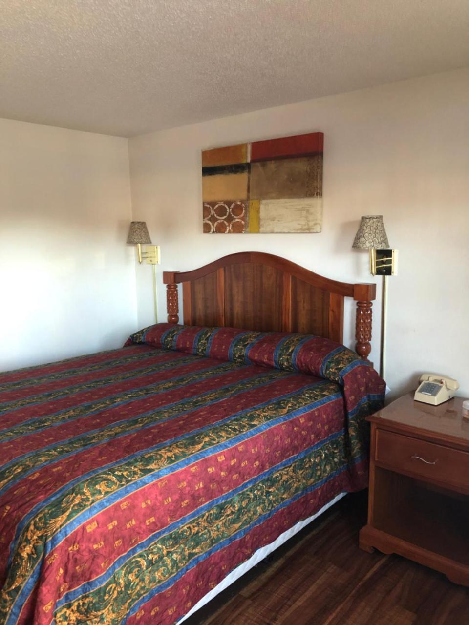 America'S Best Travel Inn Рино Екстериор снимка