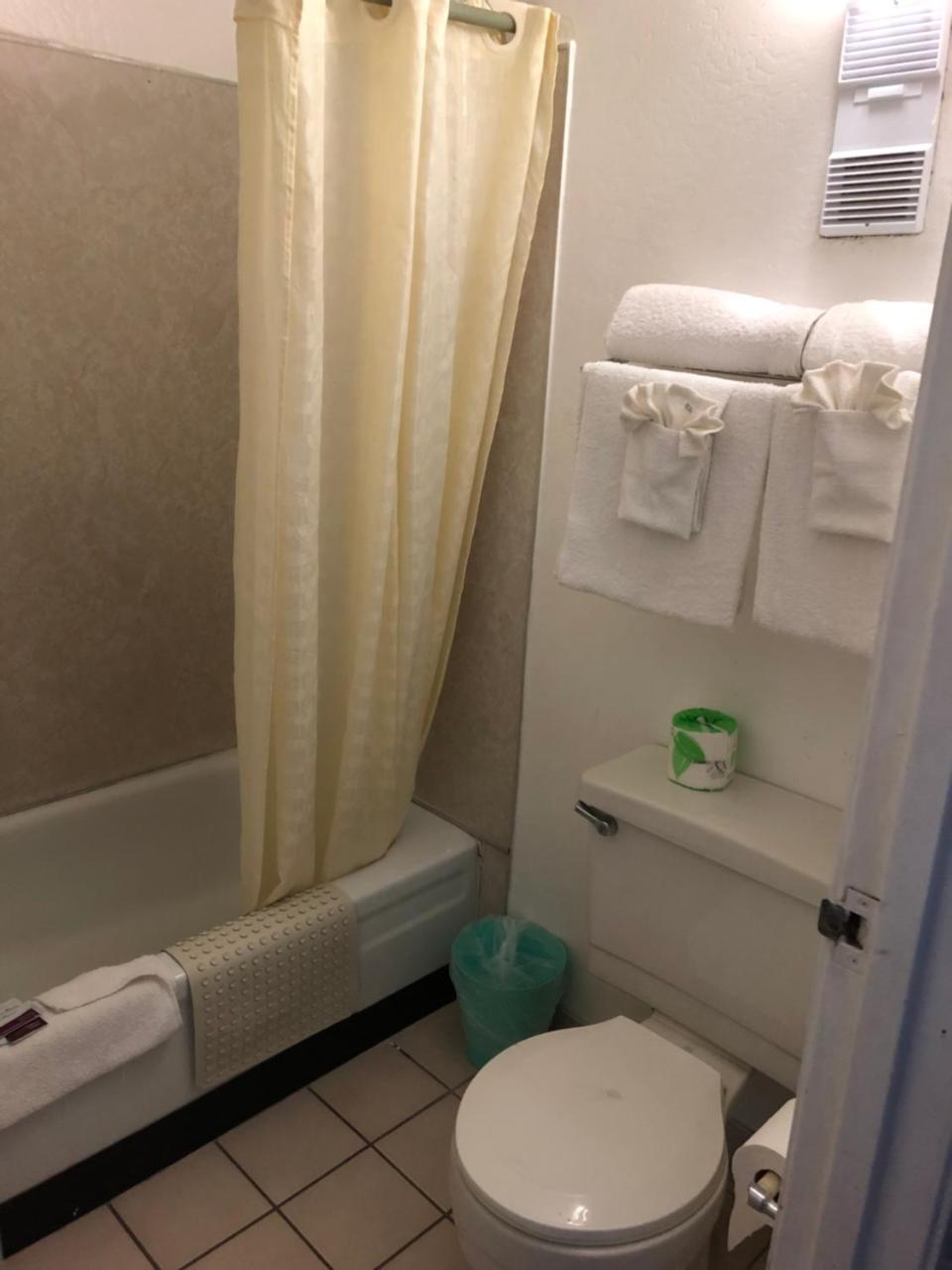 America'S Best Travel Inn Рино Екстериор снимка