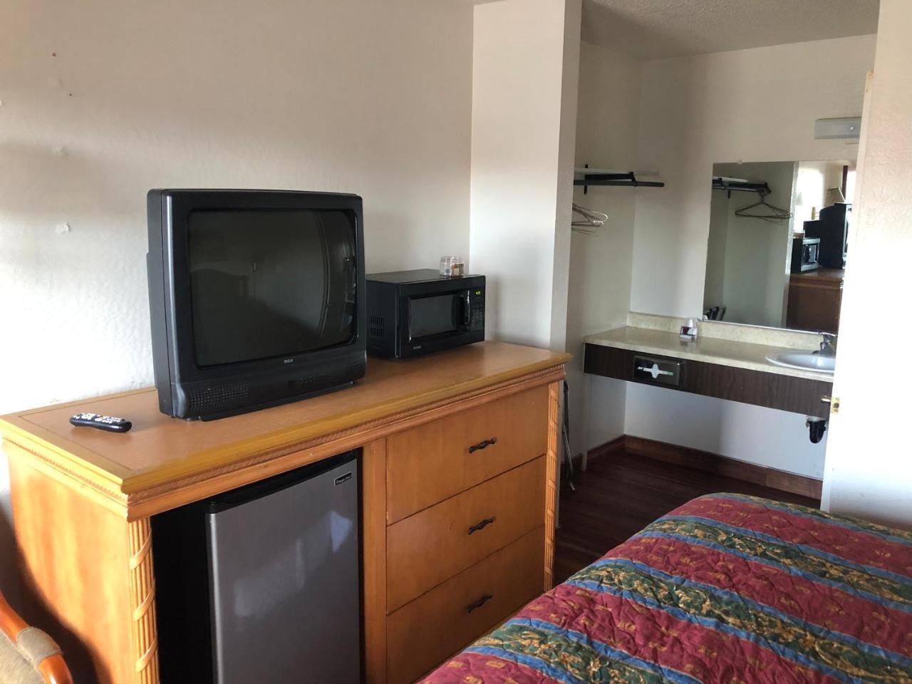 America'S Best Travel Inn Рино Екстериор снимка