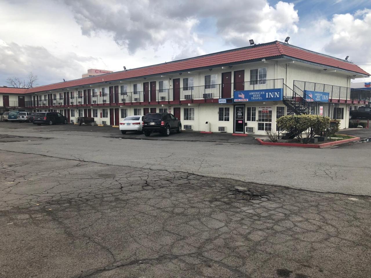 America'S Best Travel Inn Рино Екстериор снимка